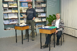 «Поэтический поединок Игоря Аброскина и Владимира Фадеева» (И. Аброскин – слева, В. Фадеев – справа)